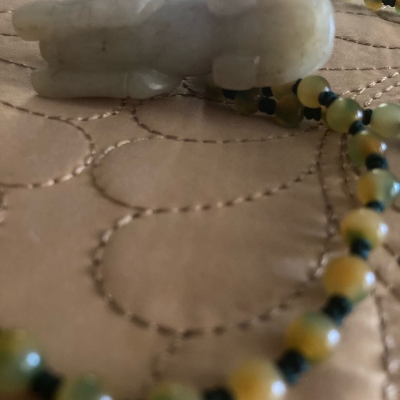 Chinese jade carving of a reclining horse with a monkey on it's back, see video - Picture 12 of 13